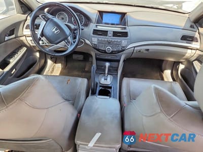 Zdjęcie 8 z 12 samochodu: 2010 HONDA ACCORD EXL VIN:1HGCP2F83AA128599 - miniatura