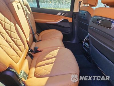 Zdjęcie 11 z 13 samochodu: 2023 BMW X7 XDRIVE40I VIN:5UX23EM09P9N57162 - miniatura