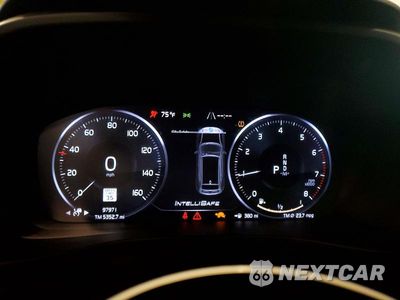 Zdjęcie 9 z 14 samochodu: 2019 VOLVO XC40 T5 MOMENTUM VIN:YV4162UK9K2045629 - miniatura
