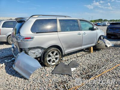 Trzecie zdjęcie samochodu z tyłu: 2014 TOYOTA SIENNA SPORT VIN:5TDXK3DCXES448653 - miniatura