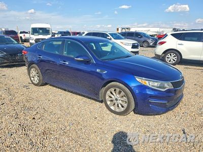Czwarte zdjęcie samochodu z boku: 2017 KIA OPTIMA LX VIN:5XXGT4L37HG168358 - miniatura