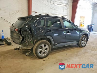 Trzecie zdjęcie samochodu z tyłu: 2024 TOYOTA RAV4 HYBRID XLE VIN:2T3RWRFV0RW243149 - miniatura