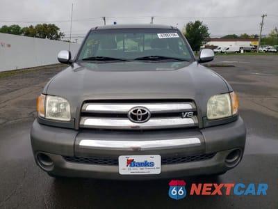 Piąte zdjęcie samochodu w środku: 2004 TOYOTA TUNDRA SR5 VIN:5TBKT44114S446504 - miniatura