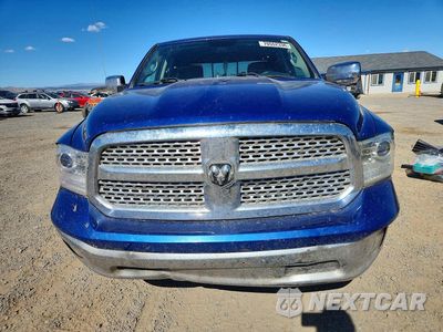 Piąte zdjęcie samochodu w środku: 2018 RAM 1500 LARAMIE VIN:1C6RR7NTXJS179816 - miniatura