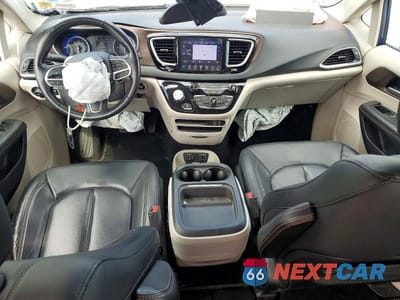 Zdjęcie 8 z 13 samochodu: 2019 CHRYSLER PACIFICA TOURING L VIN:2C4RC1BG7KR550027 - miniatura