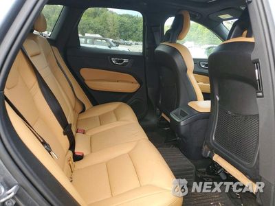 Zdjęcie 11 z 13 samochodu: 2018 VOLVO XC60 T6 MOMENTUM VIN:YV4A22RK9J1072337 - miniatura