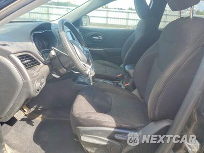 Zdjęcie 7 z 13 samochodu: 2019 JEEP CHEROKEE LATITUDE VIN:1C4PJLCB9KD286386 - miniatura