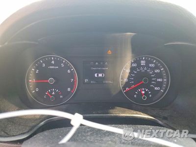 Zdjęcie 9 z 12 samochodu: 2019 KIA FORTE LXS VIN:3KPF24AD4KE026799 - miniatura