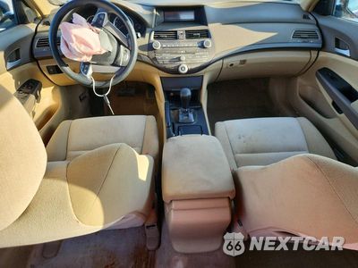 Zdjęcie 8 z 12 samochodu: 2009 HONDA ACCORD LX VIN:1HGCP26369A052439 - miniatura
