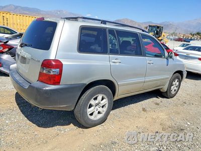 Trzecie zdjęcie samochodu z tyłu: 2005 TOYOTA HIGHLANDER BASE VIN:JTEGP21A250066372 - miniatura