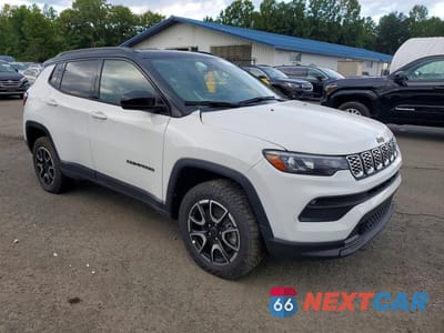 Czwarte zdjęcie samochodu z boku: 2025 JEEP COMPASS TRAILHAWK VIN:3C4NJDDN5ST564250 - miniatura
