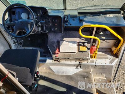 Zdjęcie 8 z 13 samochodu: 2007 FREIGHTLINER MT45 CHASSIS DELIVERY TRUCK VIN:4UZAANBW87CX54039 - miniatura