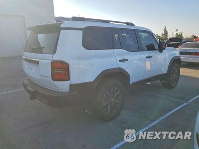 Trzecie zdjęcie samochodu z tyłu: 2024 TOYOTA LAND CRUISER BASE VIN:JTEABFAJ9R5001829 - miniatura