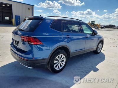 Trzecie zdjęcie samochodu z tyłu: 2020 VOLKSWAGEN TIGUAN S VIN:3VV1B7AX1LM104423 - miniatura