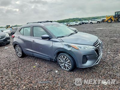 Czwarte zdjęcie samochodu z boku: 2021 NISSAN KICKS SV VIN:3N1CP5CV9ML539161 - miniatura