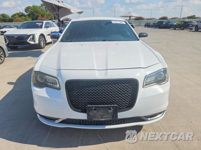 Piąte zdjęcie samochodu w środku: 2019 CHRYSLER 300 S VIN:2C3CCAGG3KH610815 - miniatura