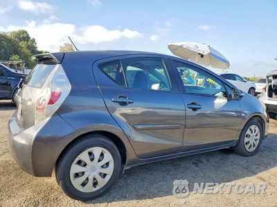 Trzecie zdjęcie samochodu z tyłu: 2013 TOYOTA PRIUS C THREE VIN:JTDKDTB35D1531345 - miniatura