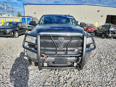 Piąte zdjęcie samochodu w środku: 2018 RAM 2500 SLT VIN:3C6UR5DL4JG243405 - miniatura