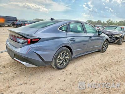 Trzecie zdjęcie samochodu z tyłu: 2026 HYUNDAI SONATA HYBRID BLUE VIN:KMHL24JJ2TA145444 - miniatura