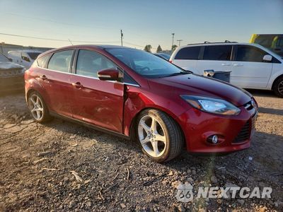 Czwarte zdjęcie samochodu z boku: 2013 FORD FOCUS TITANIUM VIN:1FADP3N20DL231838 - miniatura