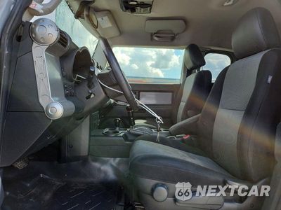 Zdjęcie 7 z 13 samochodu: 2013 TOYOTA FJ CRUISER BASE VIN:JTEBU4BFXDK155960 - miniatura