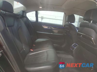 Zdjęcie 10 z 12 samochodu: 2018 BMW 7ER XI VIN:WBA7E4C5XJGV28133 - miniatura