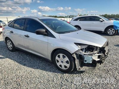 Czwarte zdjęcie samochodu z boku: 2015 FORD FOCUS S VIN:1FADP3E21FL366152 - miniatura