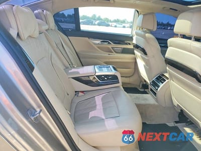 Zdjęcie 10 z 12 samochodu: 2016 BMW 750 XI VIN:WBA7F2C53GG418258 - miniatura