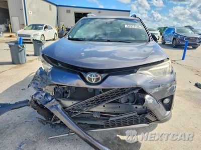 Piąte zdjęcie samochodu w środku: 2018 TOYOTA RAV4 SE VIN:JTMNFREV8JJ166291 - miniatura