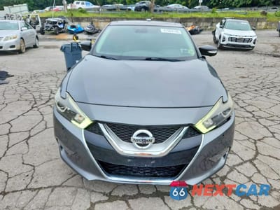 Piąte zdjęcie samochodu w środku: 2017 NISSAN MAXIMA PLATINUM VIN:1N4AA6AP1HC422147 - miniatura