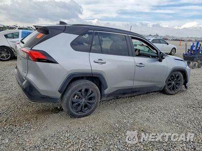 Trzecie zdjęcie samochodu z tyłu: 2024 TOYOTA RAV4 XSE VIN:2T3E6RFV2RW054341 - miniatura