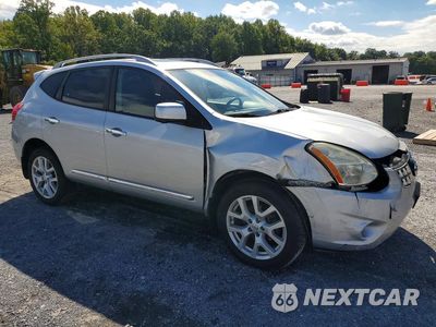 Czwarte zdjęcie samochodu z boku: 2013 NISSAN ROGUE S VIN:JN8AS5MV6DW652520 - miniatura