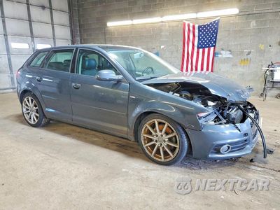Czwarte zdjęcie samochodu z boku: 2011 AUDI A3 PREMIUM VIN:WAUBEAFM8BA032697 - miniatura