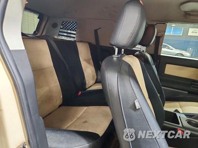 Zdjęcie 10 z 12 samochodu: 2010 TOYOTA FJ CRUISER VIN:JTEBU4BF2AK076570 - miniatura