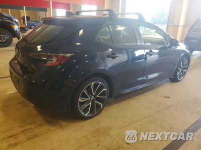 Trzecie zdjęcie samochodu z tyłu: 2021 TOYOTA COROLLA XSE VIN:JTNA4MBE4M3120814 - miniatura