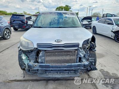 Piąte zdjęcie samochodu w środku: 2017 KIA SOUL + VIN:KNDJP3A54H7418723 - miniatura