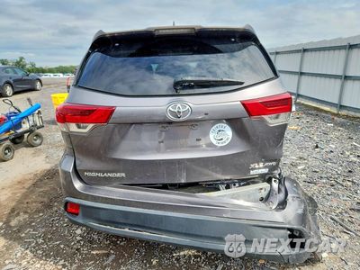 Zdjęcie 6 z 12 samochodu: 2018 TOYOTA HIGHLANDER XLE VIN:5TDJZRFH8JS817954 - miniatura