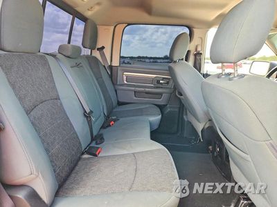 Zdjęcie 10 z 13 samochodu: 2019 RAM 1500 SLT VIN:1C6RR6LT3KS604047 - miniatura