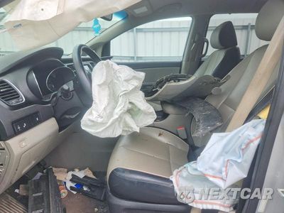 Zdjęcie 7 z 12 samochodu: 2019 KIA SEDONA EX VIN:KNDMB5C11K6559831 - miniatura