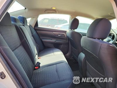 Zdjęcie 10 z 12 samochodu: 2016 NISSAN ALTIMA 2.5 SV VIN:1N4AL3AP0GC200609 - miniatura