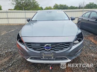 Piąte zdjęcie samochodu w środku: 2017 VOLVO V60 CROSS COUNTRY PREMIER VIN:YV440MWK5H1041096 - miniatura