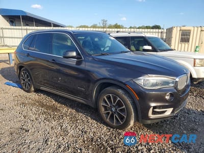 Czwarte zdjęcie samochodu z boku: 2017 BMW X5 XDRIVE50I VIN:5UXKR6C59H0J83823 - miniatura