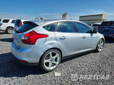 Trzecie zdjęcie samochodu z tyłu: 2013 FORD FOCUS TITANIUM VIN:1FADP3N2XDL200208 - miniatura