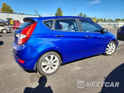 Trzecie zdjęcie samochodu z tyłu: 2013 HYUNDAI ACCENT SE VIN:KMHCU5AEXDU111609 - miniatura