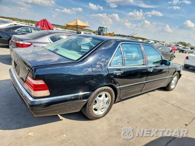 Trzecie zdjęcie samochodu z tyłu: 1999 MERCEDES-BENZ S VIN:WDBGA51G4XA425499 - miniatura