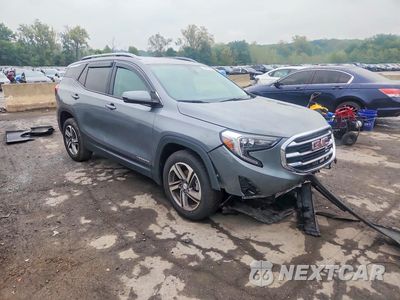 Czwarte zdjęcie samochodu z boku: 2021 GMC TERRAIN SLT VIN:3GKALVEV3ML309701 - miniatura