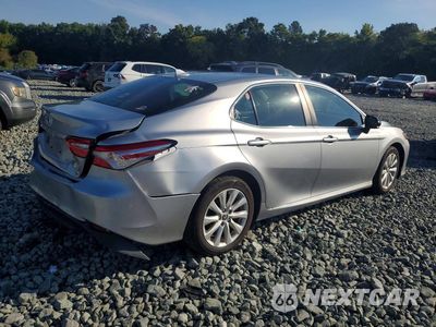 Trzecie zdjęcie samochodu z tyłu: 2020 TOYOTA CAMRY LE VIN:4T1C11AKXLU991054 - miniatura