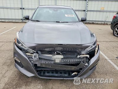 Piąte zdjęcie samochodu w środku: 2020 NISSAN ALTIMA SR VIN:1N4BL4CW7LC178682 - miniatura