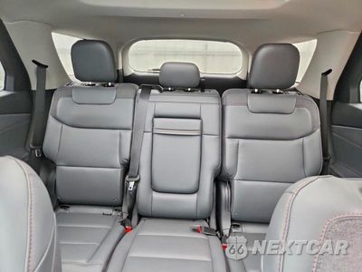 Zdjęcie 10 z 13 samochodu: 2026 FORD EXPLORER ACTIVE VIN:1FMUK8DH3TGA30529 - miniatura