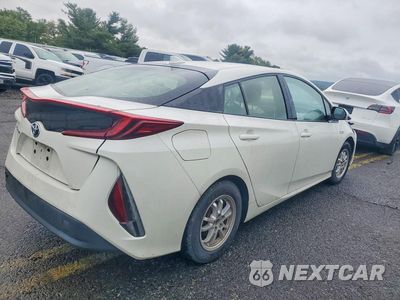 Trzecie zdjęcie samochodu z tyłu: 2018 TOYOTA PRIUS PRIME PREMIUM VIN:JTDKARFP9J3101990 - miniatura